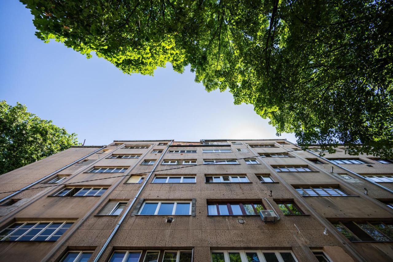 Cozy One-Bedroom Apartment Near City Center SJJ Eksteriør billede