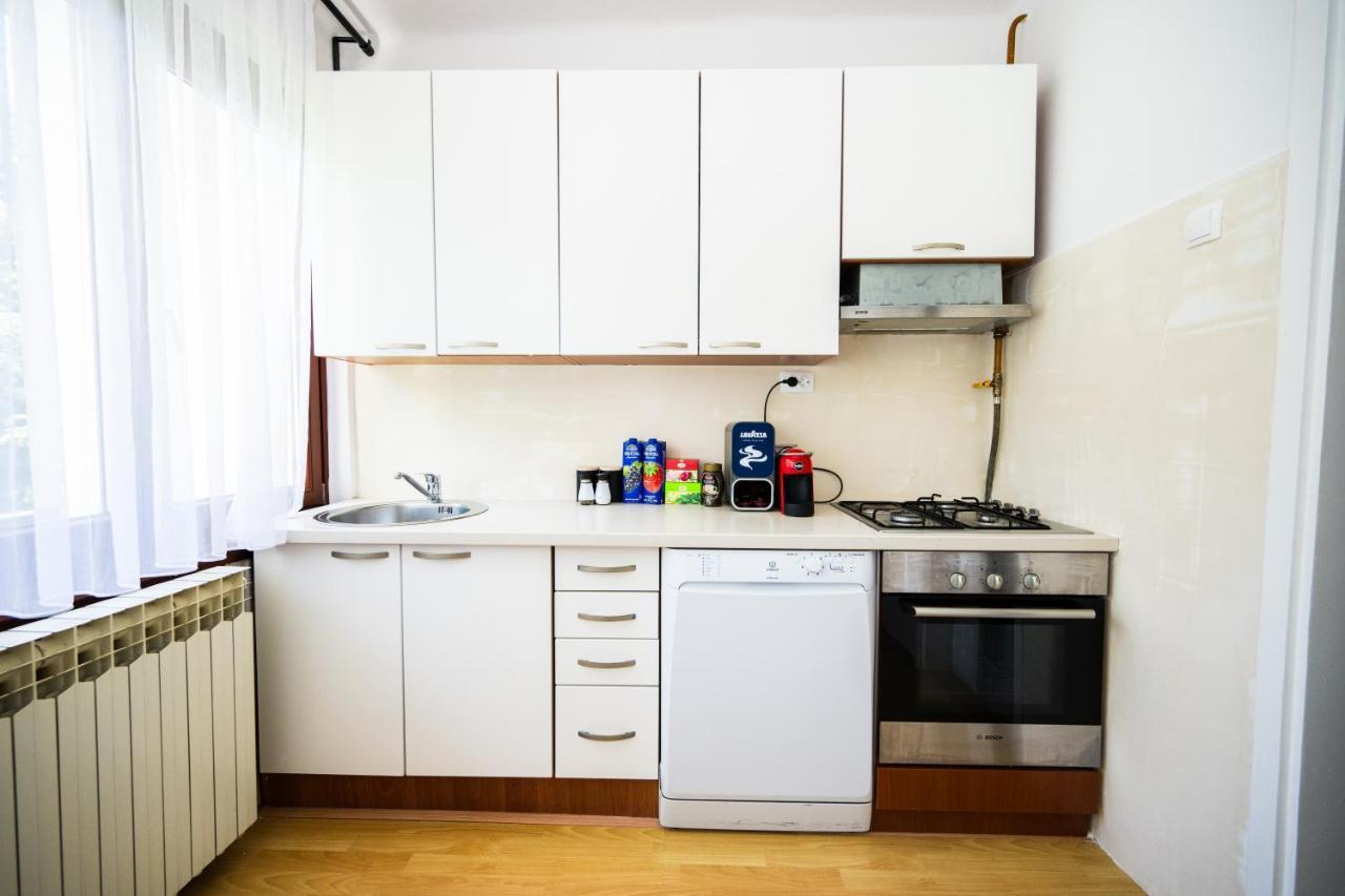 Cozy One-Bedroom Apartment Near City Center SJJ Eksteriør billede