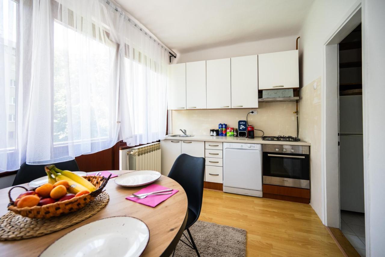 Cozy One-Bedroom Apartment Near City Center SJJ Eksteriør billede
